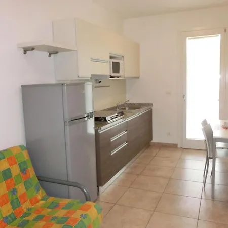 Bright Fenced Garden Flat With Swimming Pool Bibione